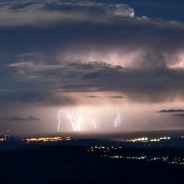 Alluvione Olbia, la città “esplosa” in 10 anni: cemento fin dentro i torrenti. Pronti 81 milioni per cantieri, solo 16 sbloccati