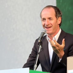 Rifiuti in Veneto, relazione parlamentare accusa Zaia: “Coperture politiche a smaltimenti illeciti”