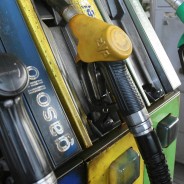 Diesel e benzina? Veleni legali. La denuncia: “Compagnie svizzere inondano l’Africa di carburanti tossici”