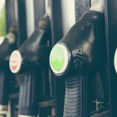 Cosa prevede l’accordo sui tagli alla produzione globale di petrolio